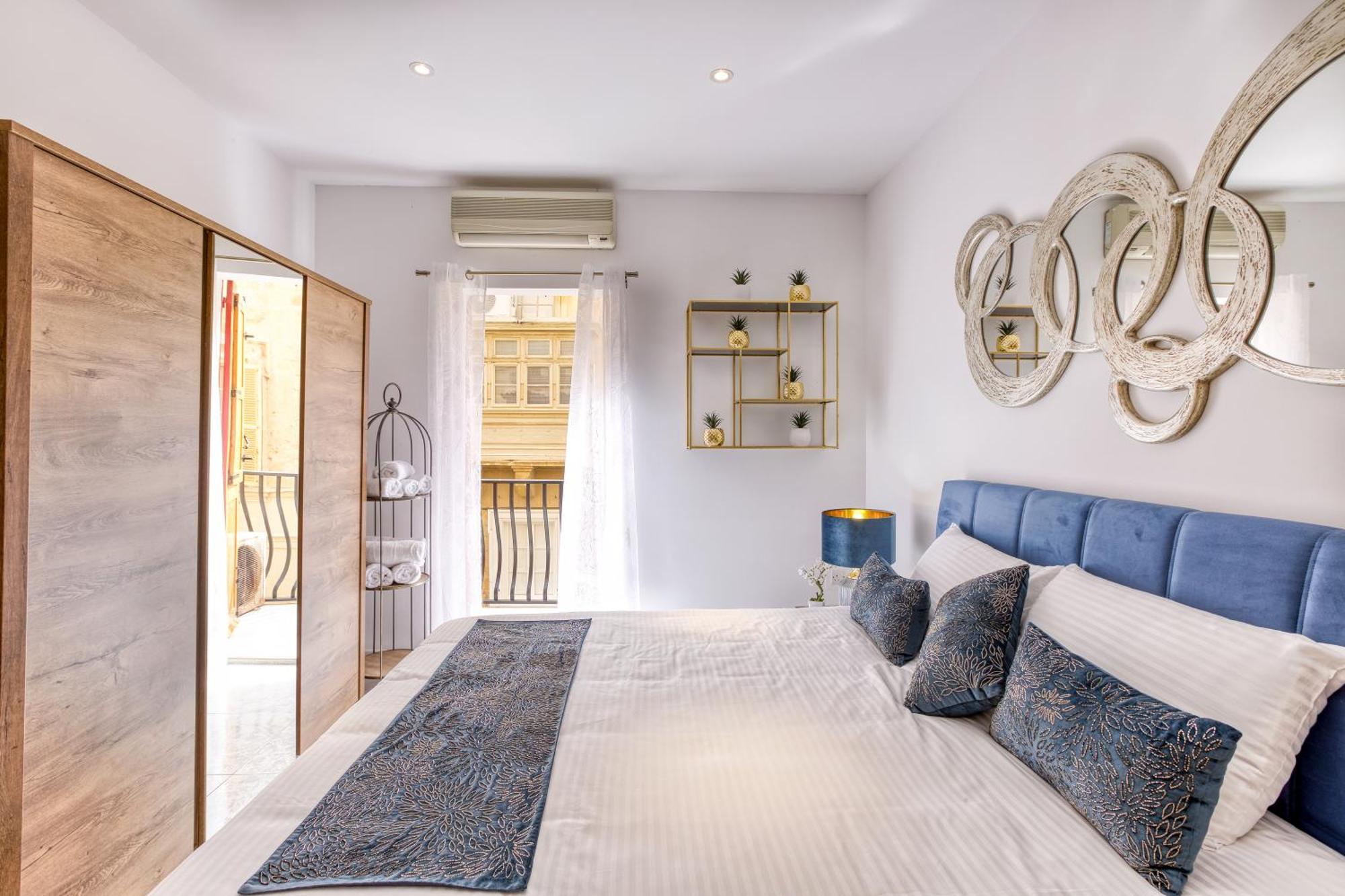 Stylish Valletta Suites Экстерьер фото